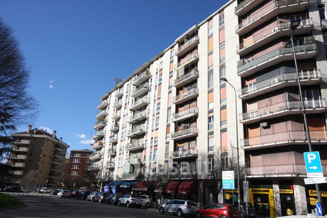 Appartamento in Vendita in Piazza Geremia Bonomelli 4 a Milano