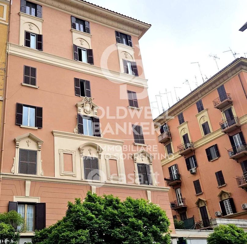 Appartamento in Vendita in Via Etruria a Roma