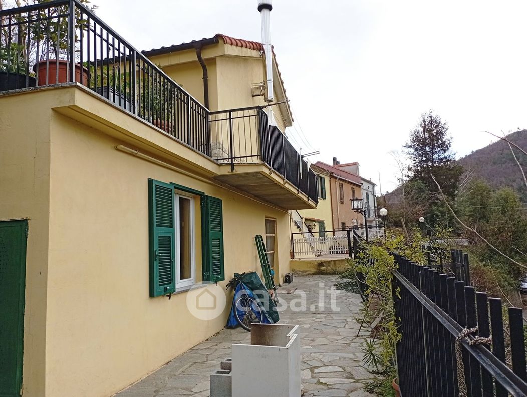 Casa indipendente in Vendita in Via nazionale Piemonte a Savona