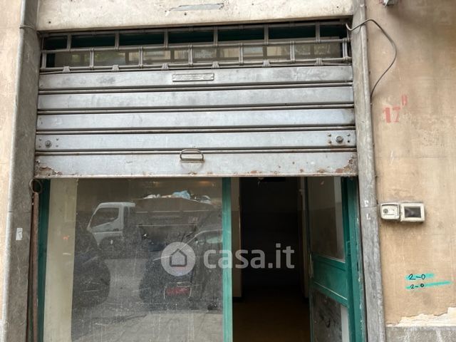 Negozio/Locale commerciale in Affitto in Via Sammartino 17 B a Palermo