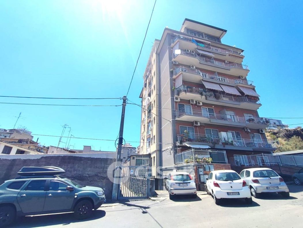 Appartamento in Vendita in Via Francesco Rismondo 3 a Catania