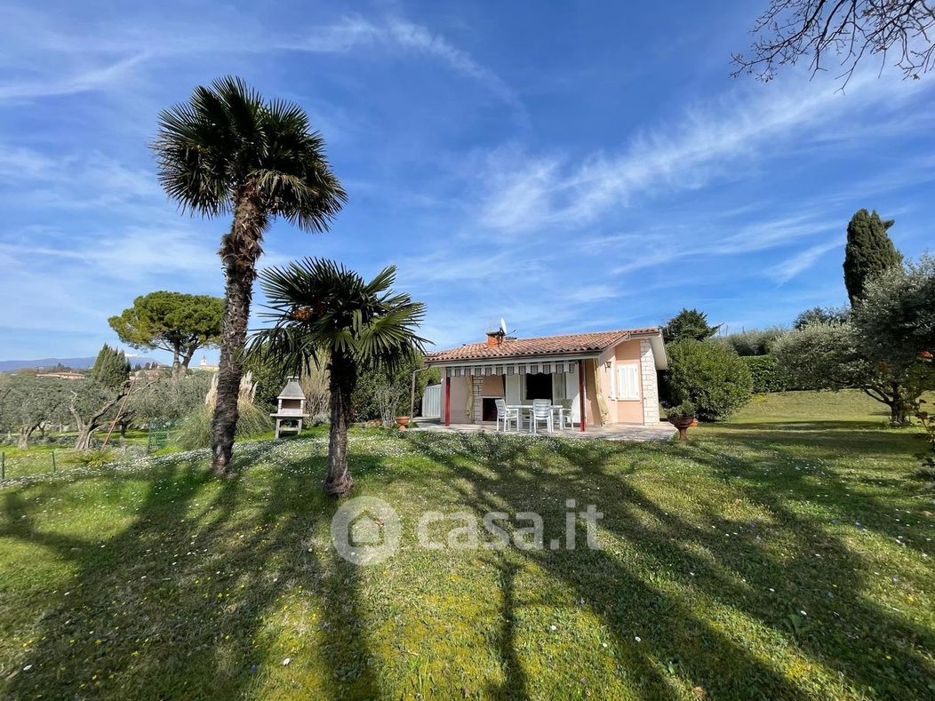 Casa indipendente in Affitto in SP31 41 a Lazise