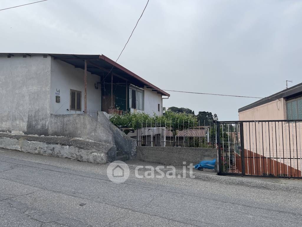 Casa indipendente in Vendita in Via Reggio Campi a Reggio Calabria