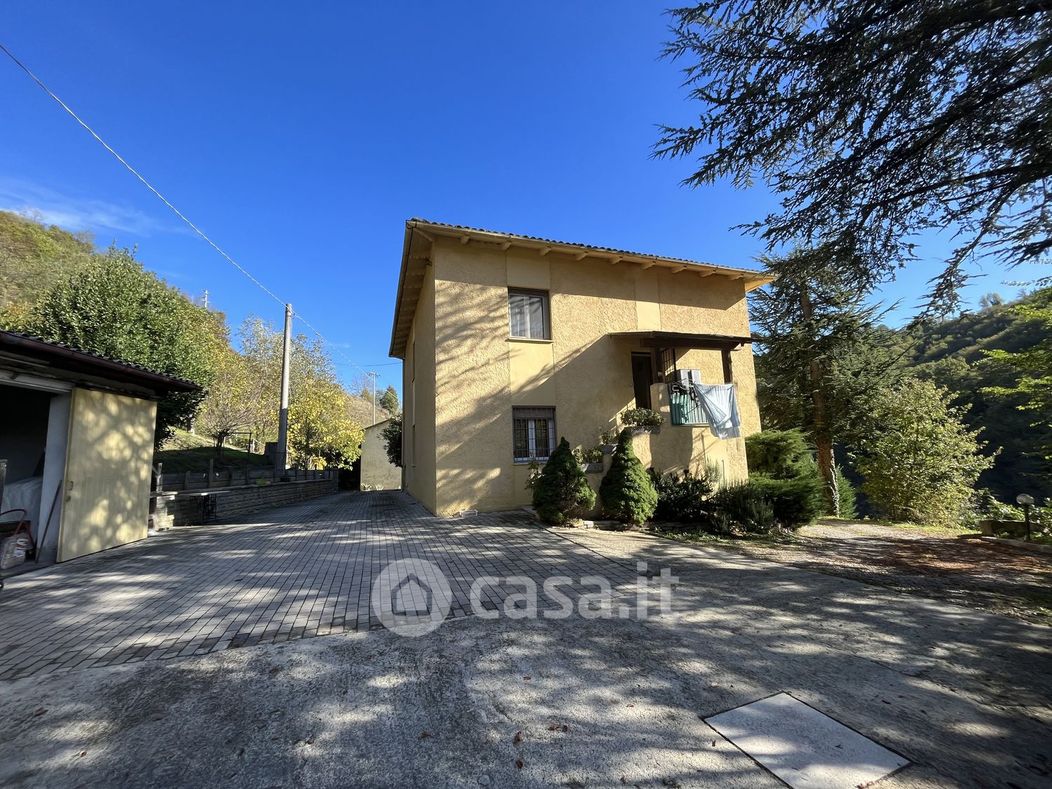 Casa Bi/Trifamiliare in Vendita in Via GOCCIA 526 a Valsamoggia