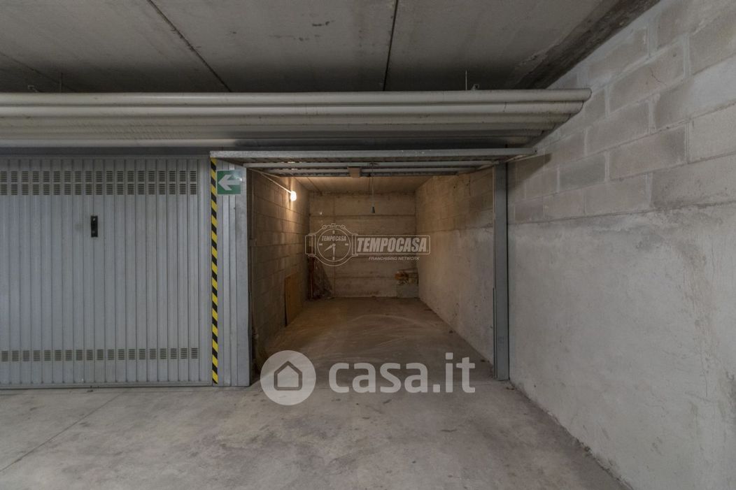 Garage/Posto auto in Vendita in Viale Corsica 55 a Milano