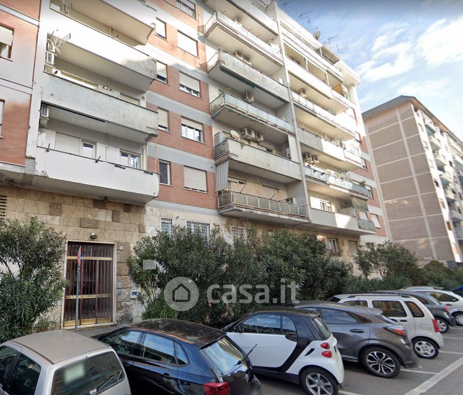 Appartamento in Vendita in Via Renzo Rossi a Roma