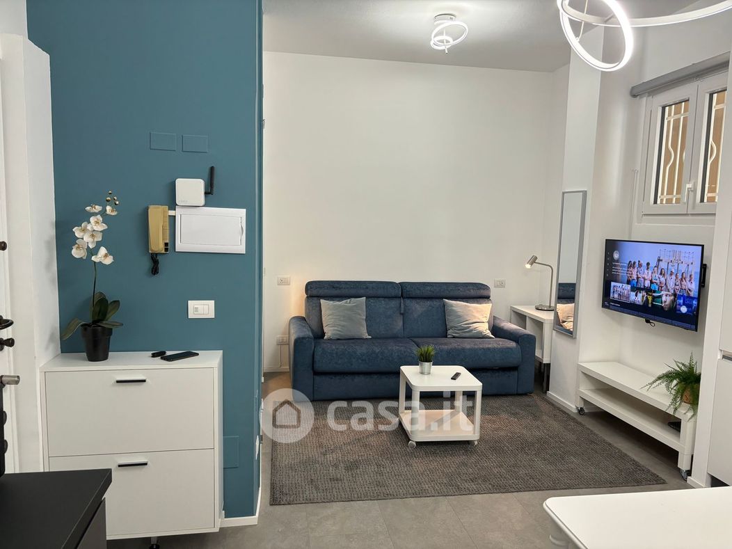 Appartamento in Affitto in Via Innocenzo Isimbardi 19 a Milano
