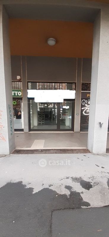 Negozio/Locale commerciale in Vendita in Via Giuseppe Antonio Borgese 14 a Milano