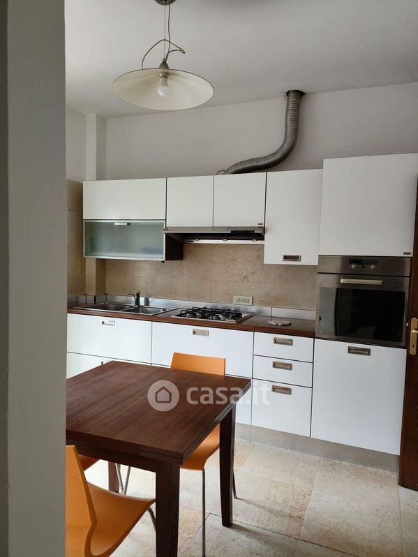 Appartamento in Vendita in Via San Francesco a Carrara