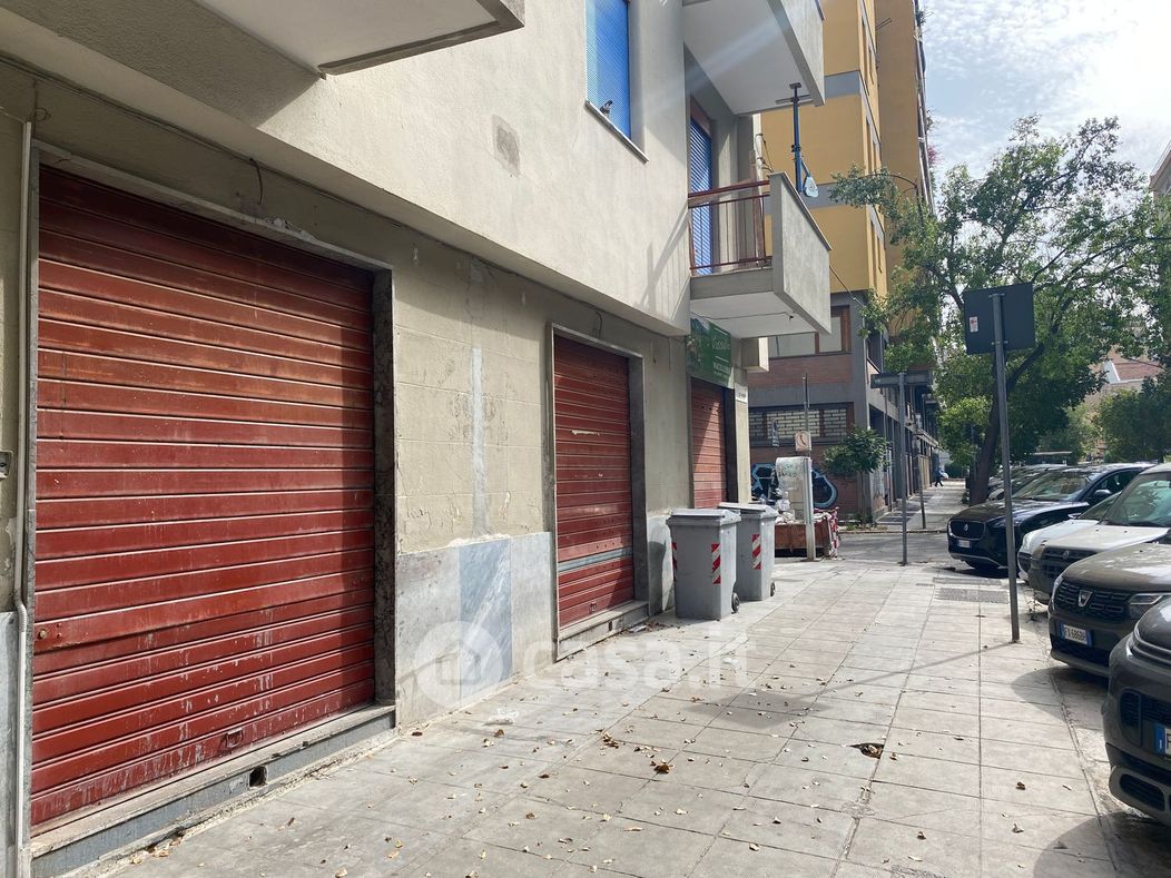 Negozio/Locale commerciale in Affitto in Via Giovan Battista Vaccarini a Palermo
