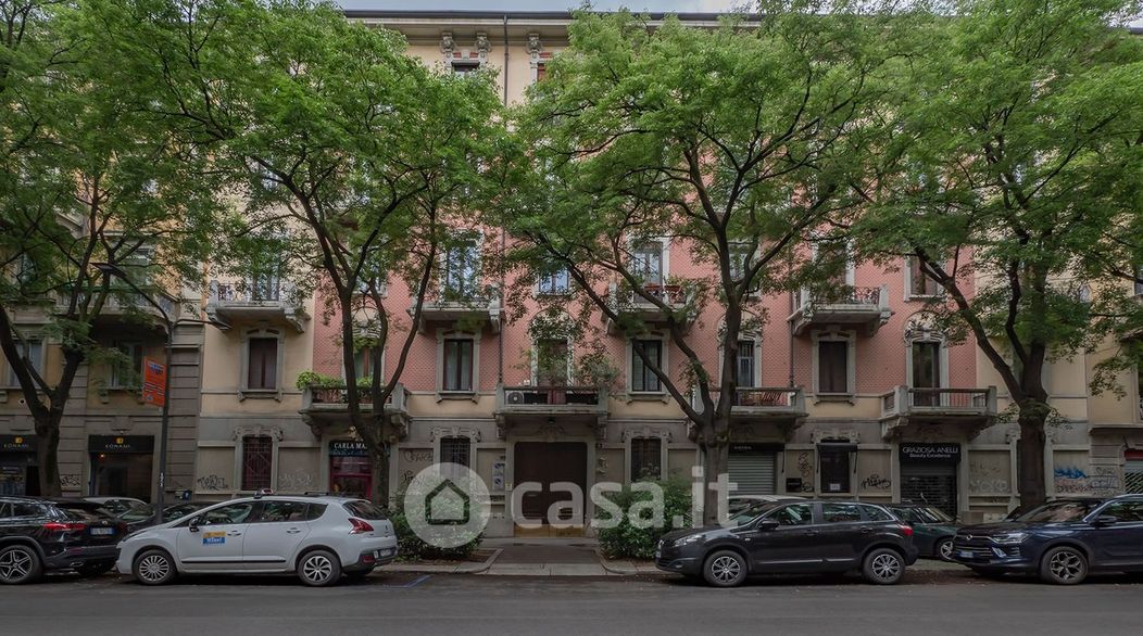 Appartamento in Vendita in Via Castel Morrone 9 a Milano