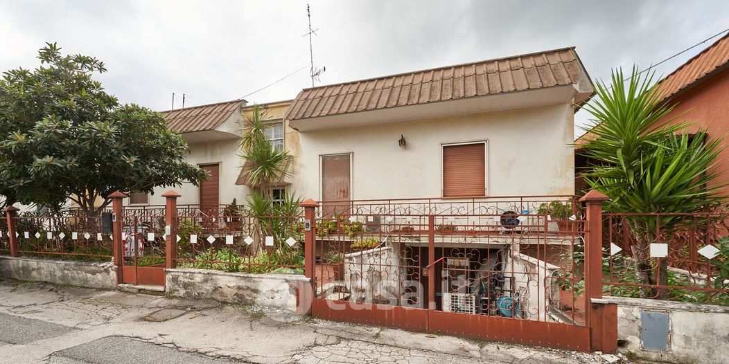 Casa Bi/Trifamiliare in Vendita in Via Pantanaccio 1 a Latina