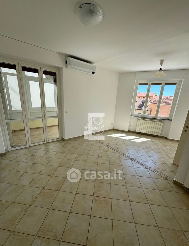 Appartamento in Vendita in Via Michele Costanzo Astraldi 40 a Sanremo
