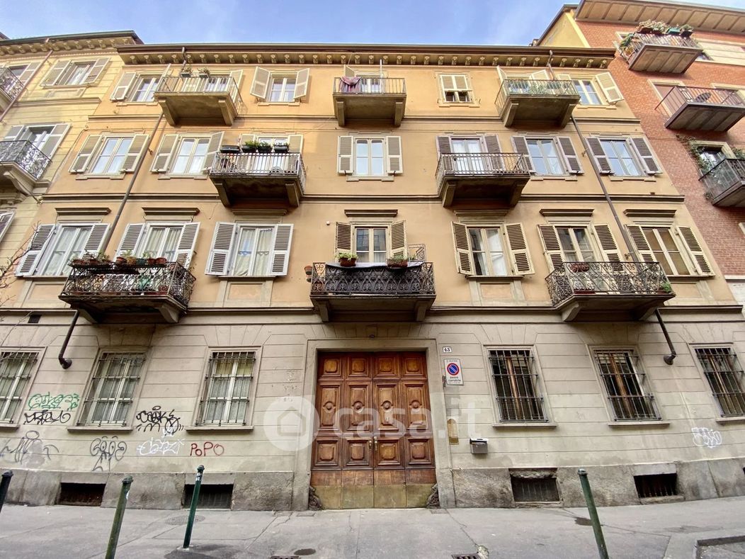 Appartamento in Vendita in Via Claudio Luigi Berthollet a Torino
