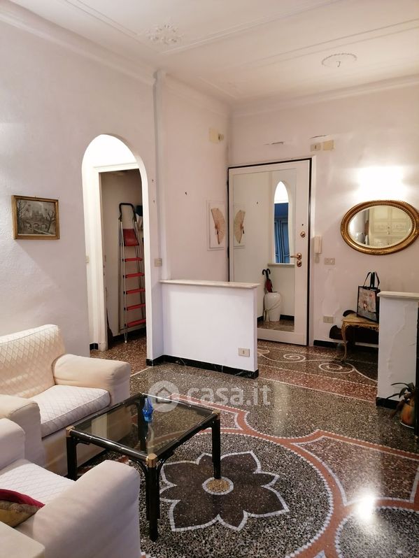 Appartamento in Vendita in Via Merano a Genova