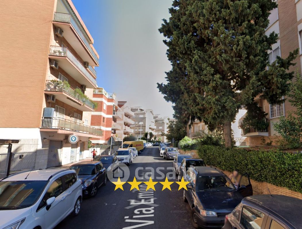 Appartamento in Vendita in Via Emilio Albertario a Roma