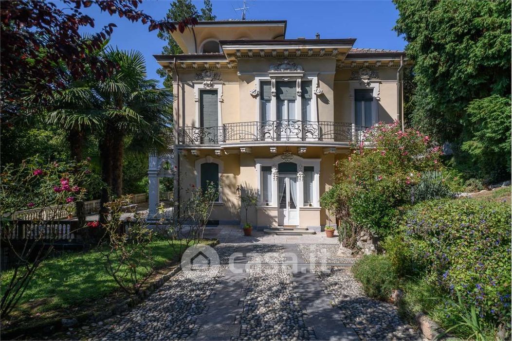 Villa in Vendita in Via Bicocca 64 a Varese