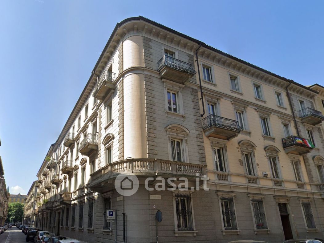 Appartamento in Vendita in Via Ettore De Sonnaz 14 a Torino