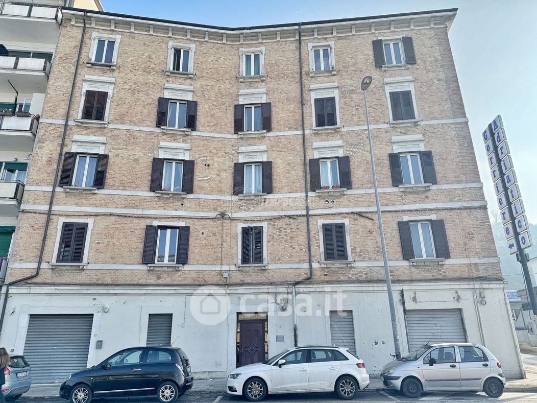 Appartamento in Vendita in Via Flaminia a Ancona