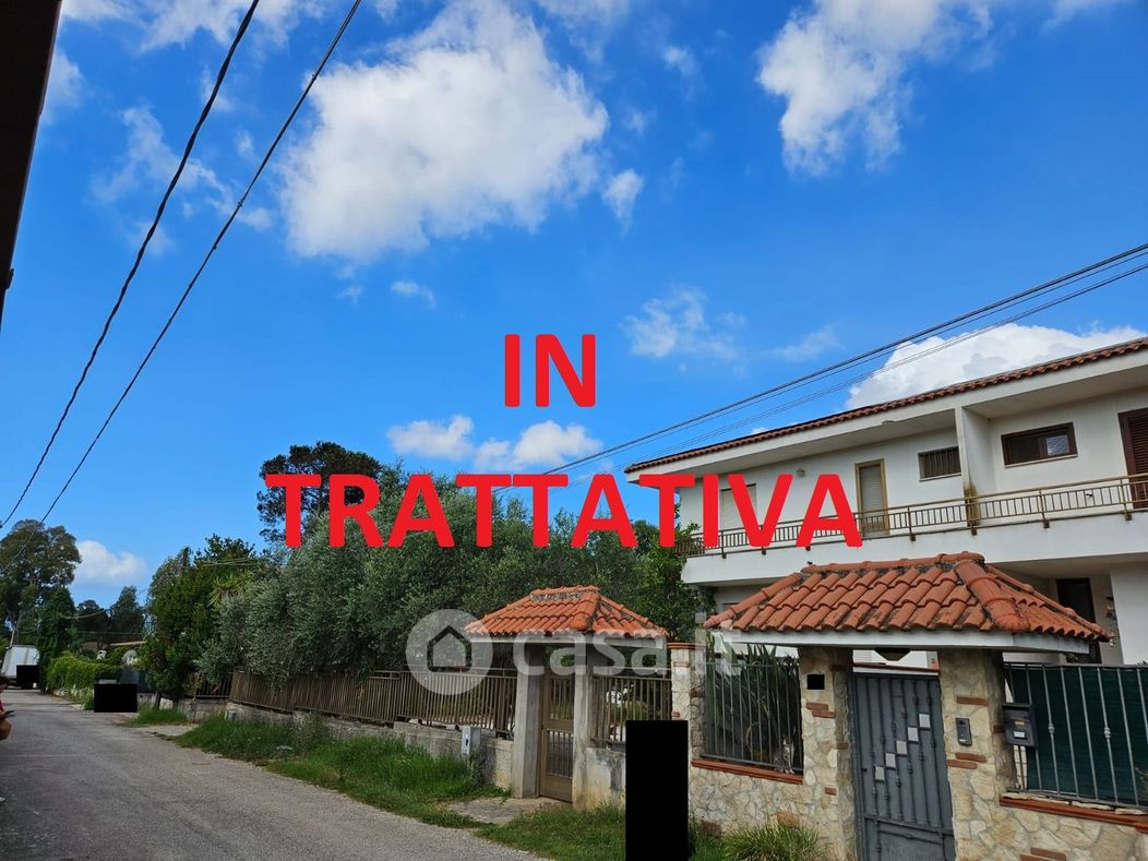 Casa Bi/Trifamiliare in Vendita in Strada Fontanile a Latina