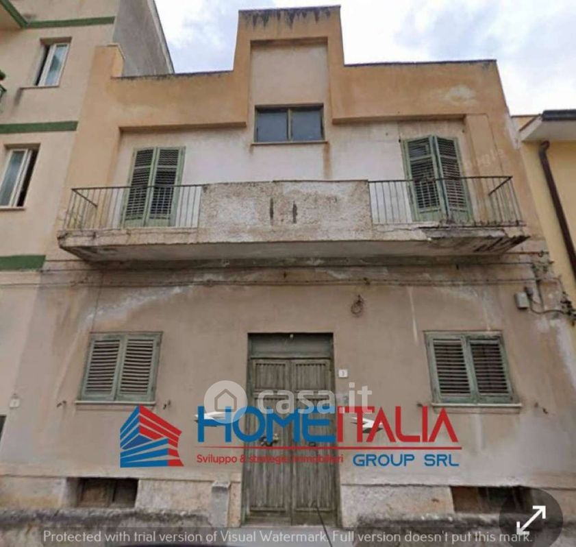 Stabile / Palazzo in Vendita in a Palermo