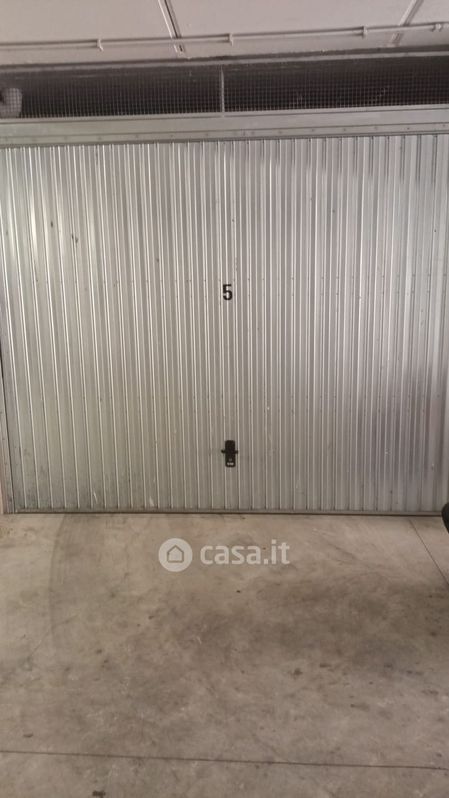 Garage/Posto auto in Vendita in Via Vincenzo Viara de Ricci a Roma