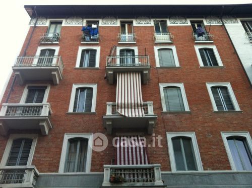Appartamento in Vendita in Via Santhià 57 a Torino