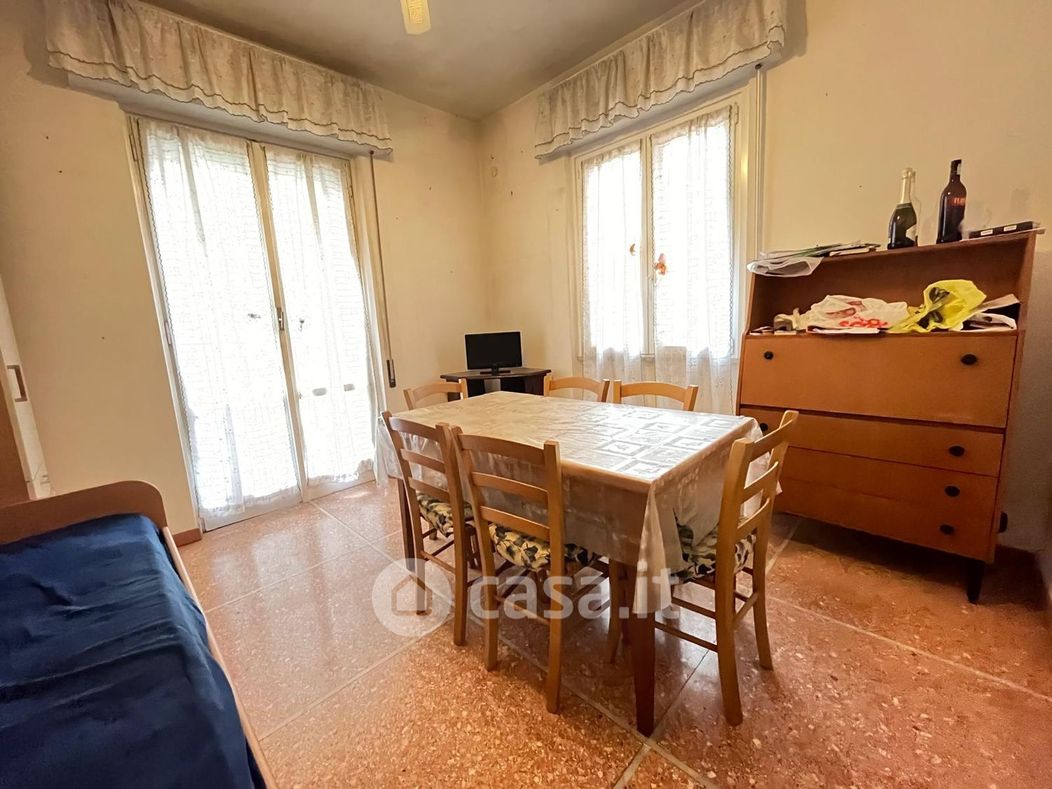Appartamento in Vendita in Via Silvio Pellico a Rapallo