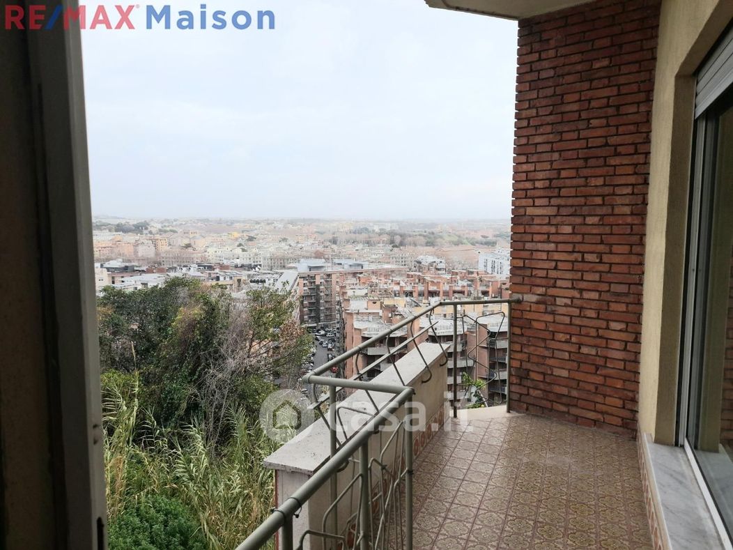 Appartamento in Affitto in Via Francesco dall'Ongaro 81 a Roma