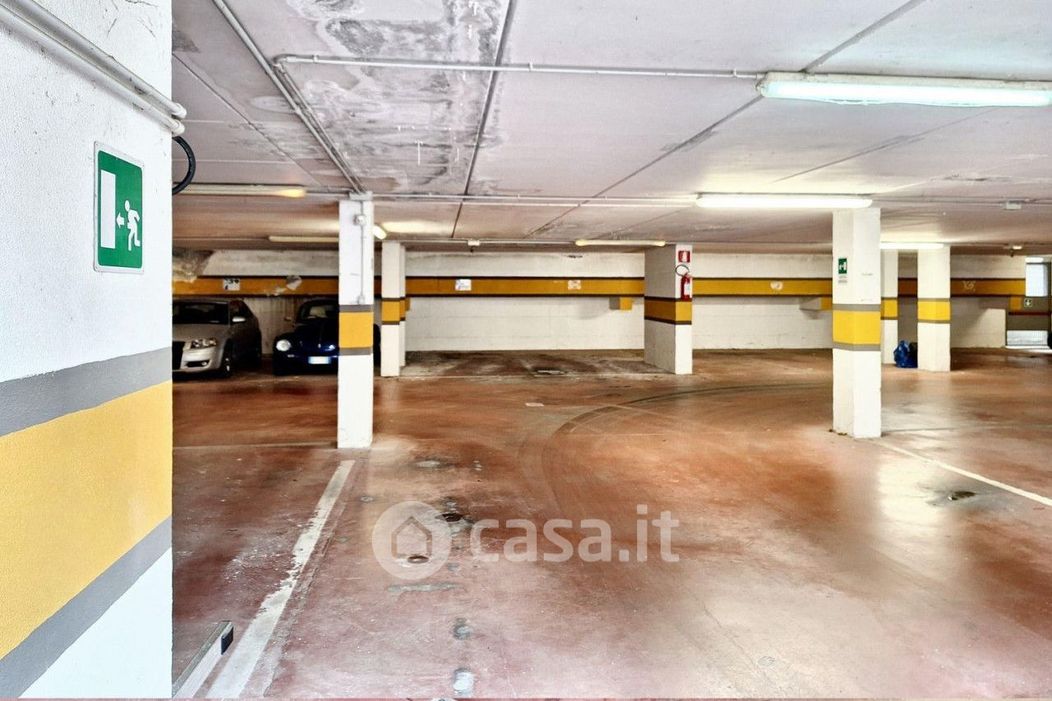 Garage/Posto auto in Vendita in Via Alessandro Volta a Foligno