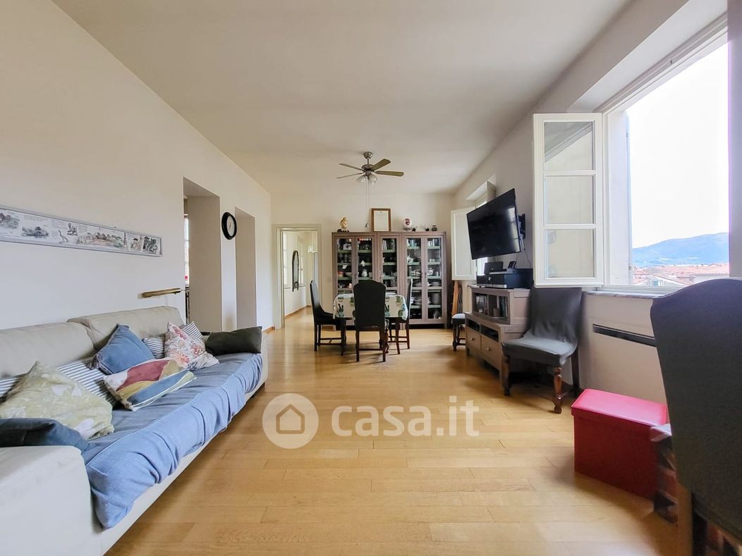 Appartamento in Vendita in Piazza Bernardini a Lucca