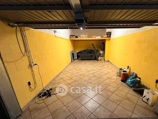 Garage/Posto auto in Vendita in Via Ferdinando Giorgi a Milano