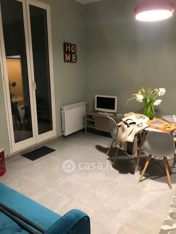 Appartamento in Affitto in Via Albalonga a Roma