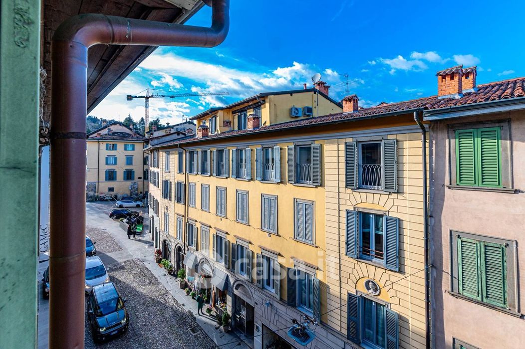 Appartamento in Vendita in Via Cesare Battisti 1 a Bergamo