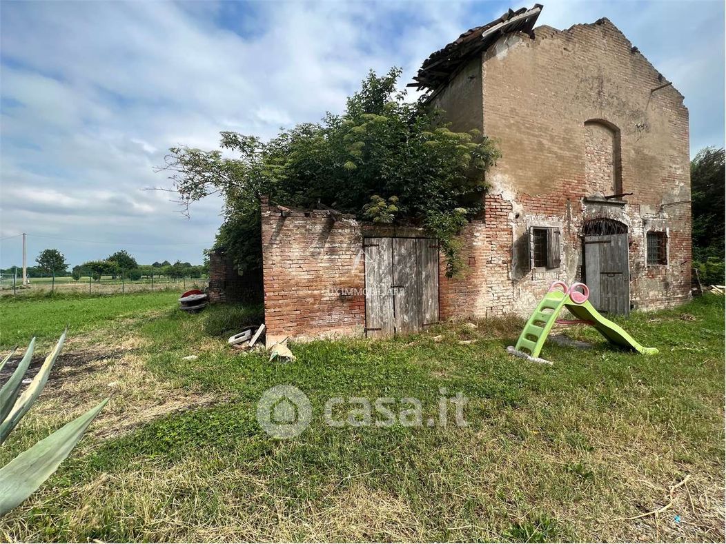 Rustico/Casale in Vendita in Strada Gherbella a Modena