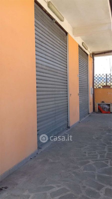 Negozio/Locale commerciale in Affitto in Via Valle Fioretta 230 a Frosinone
