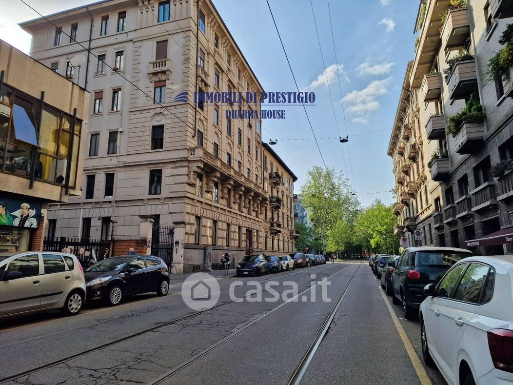 Appartamento in Vendita in Viale Coni Zugna a Milano