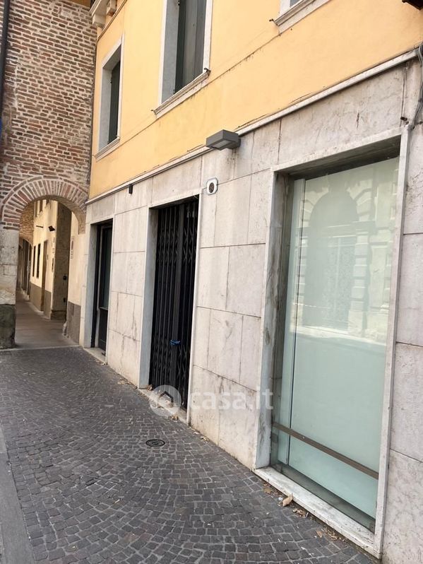 Negozio/Locale commerciale in Vendita in Via Eremitani a Padova