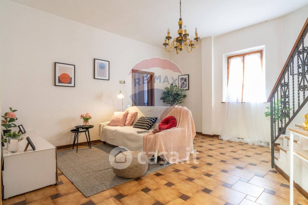 Appartamento in Vendita in Via Pian D'Ovile 41 a Siena