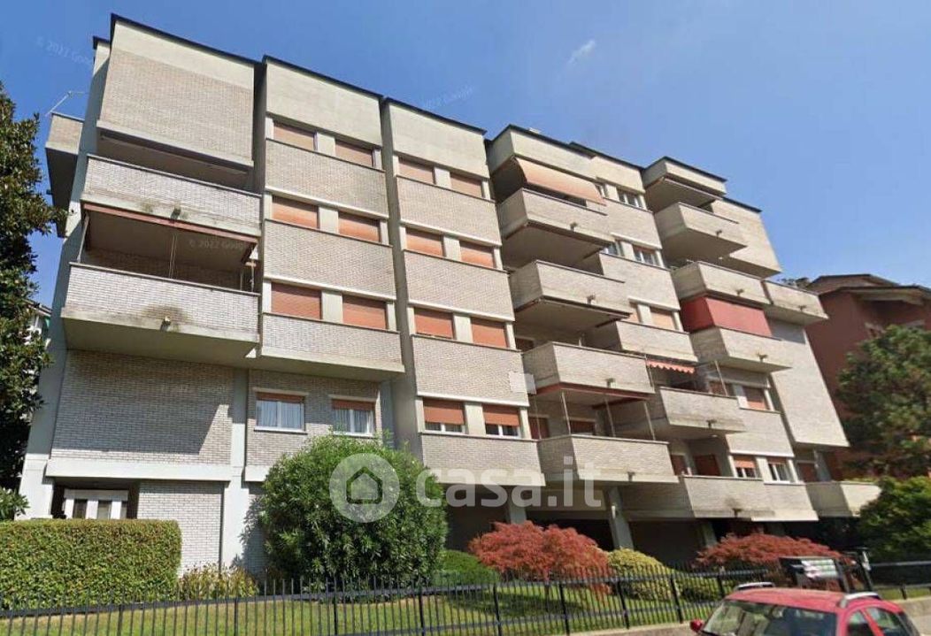 Appartamento in Vendita in Via Caprera 8 a Bergamo