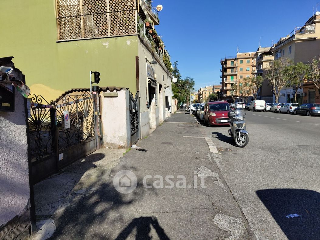 Garage/Posto auto in Vendita in Via Tor de' Schiavi 105 a Roma