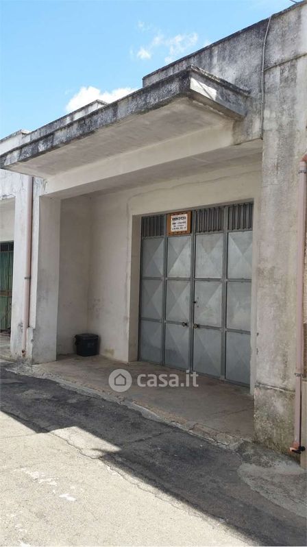 Garage/Posto auto in Vendita in Via Alfonso Lamarmora a Guagnano