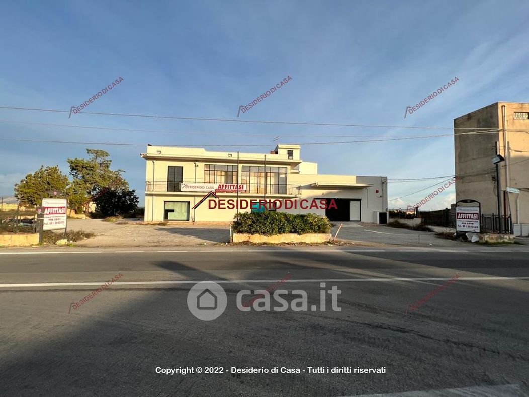 Negozio/Locale commerciale in Affitto in SS113 a Bagheria
