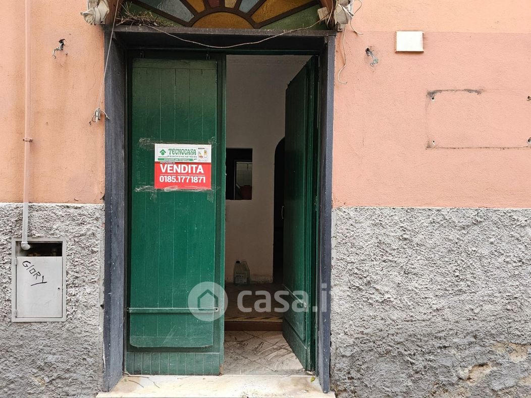 Negozio/Locale commerciale in Vendita in Via Fratelli Betti a Rapallo