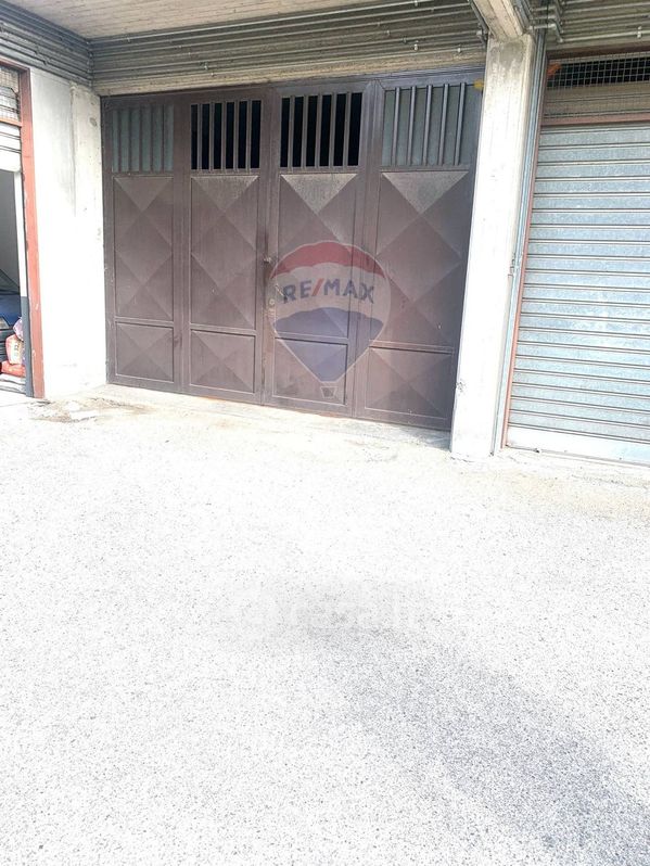 Garage/Posto auto in Vendita in Via Nicolosi a Belpasso