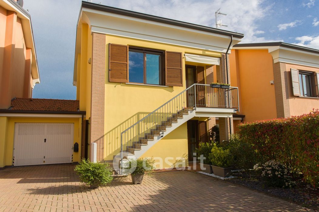 Villa in Vendita in Via Alfieri 1 a Salsomaggiore Terme