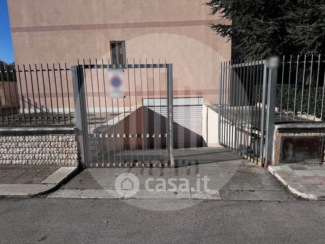 Garage/Posto auto in Vendita in Via San Pietro 88 a Capurso