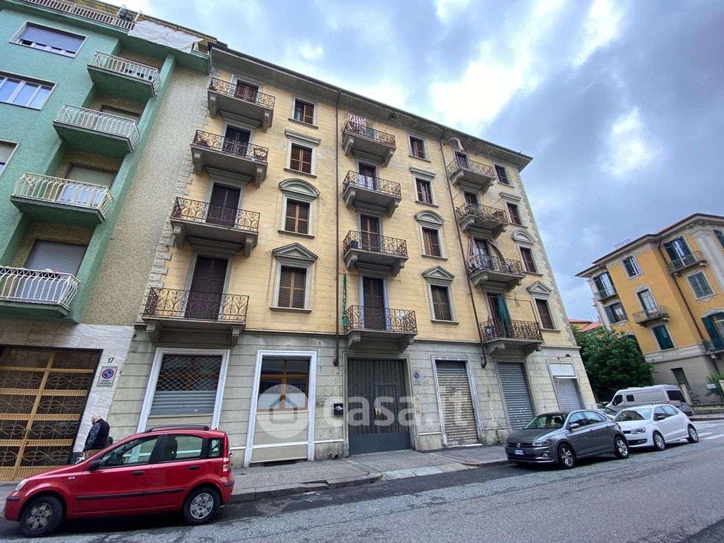 Appartamento in Vendita in Via Pragelato 19 a Torino
