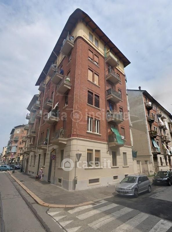 Appartamento in Vendita in Via Lauro Rossi 8 a Torino