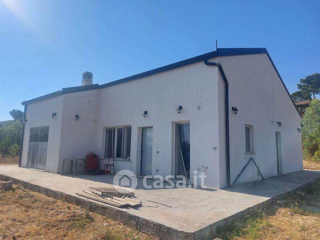 Casa indipendente in Vendita in Contrada Fontanelle a Caltanissetta